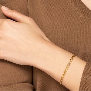 NEVER WORN. Mejuri Curb Bracelet 18k Gold Vermeil